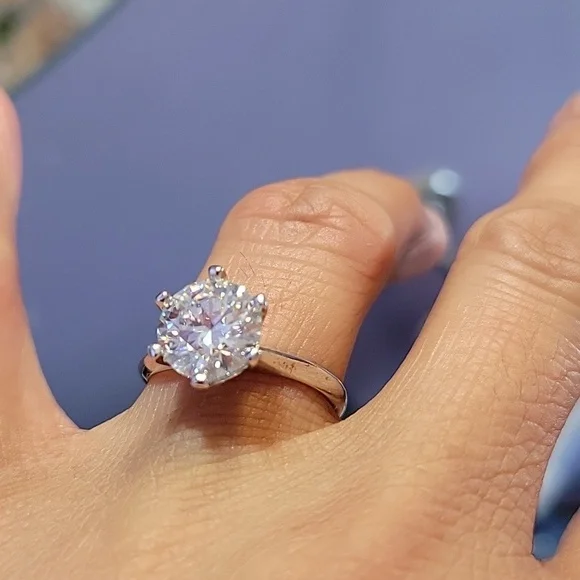 4ct authentic moissanite ring with 925 silver Size 6.5 - Picture 7 of 10